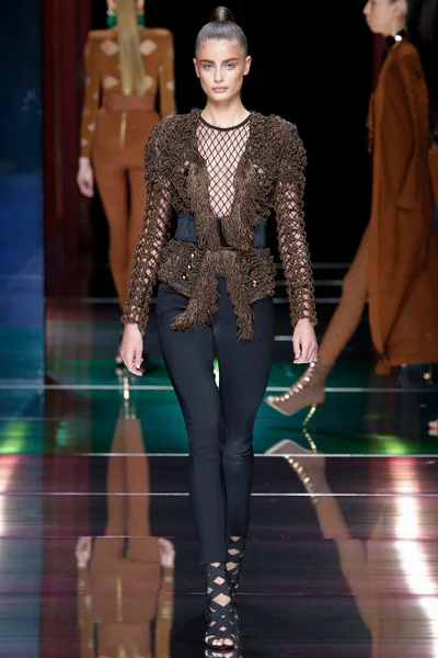 Look 19